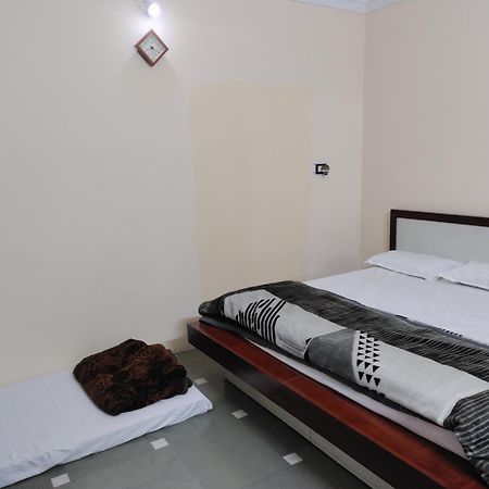 Ramashray Guest House Ujjain Extérieur photo