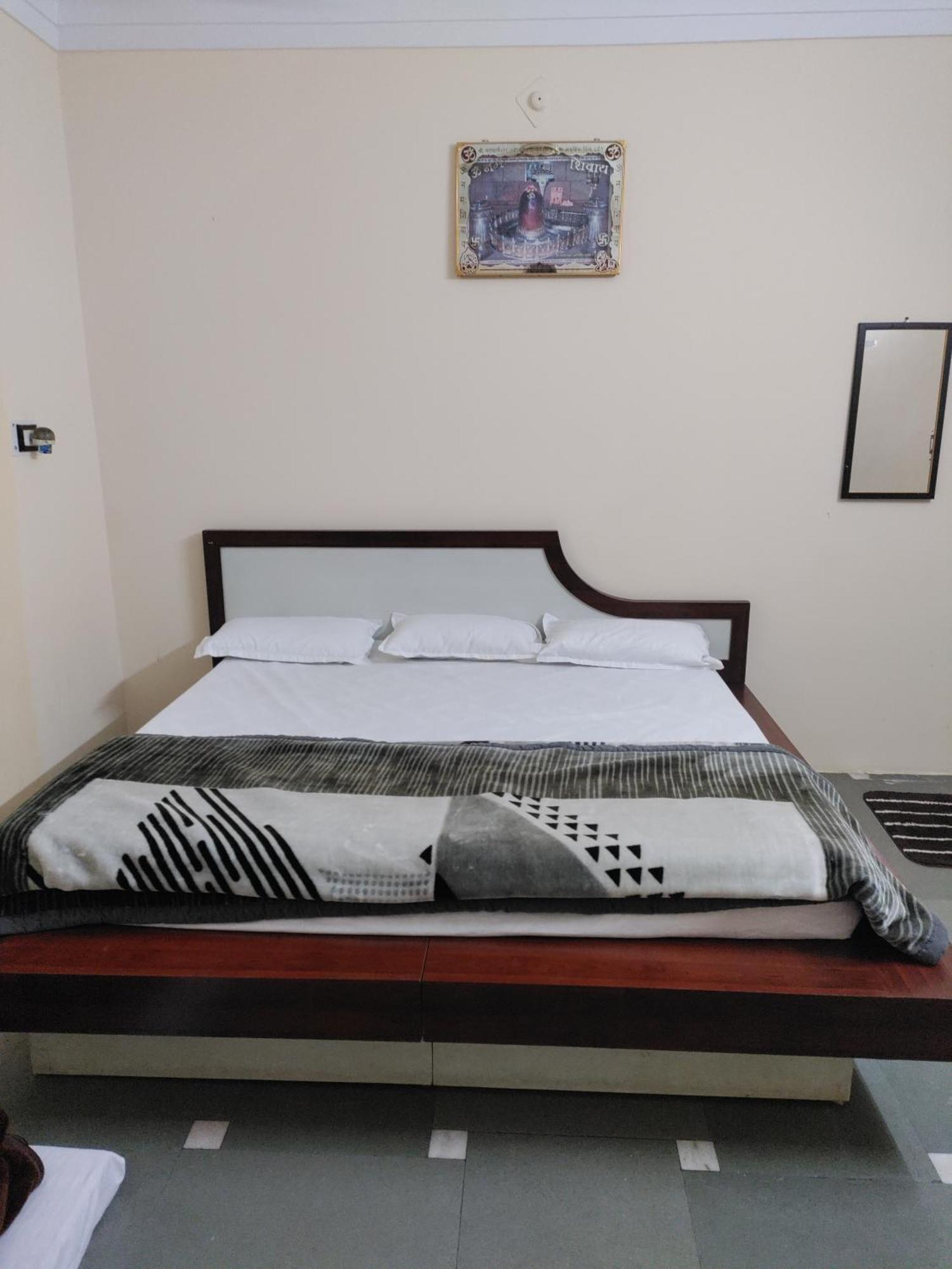 Ramashray Guest House Ujjain Extérieur photo